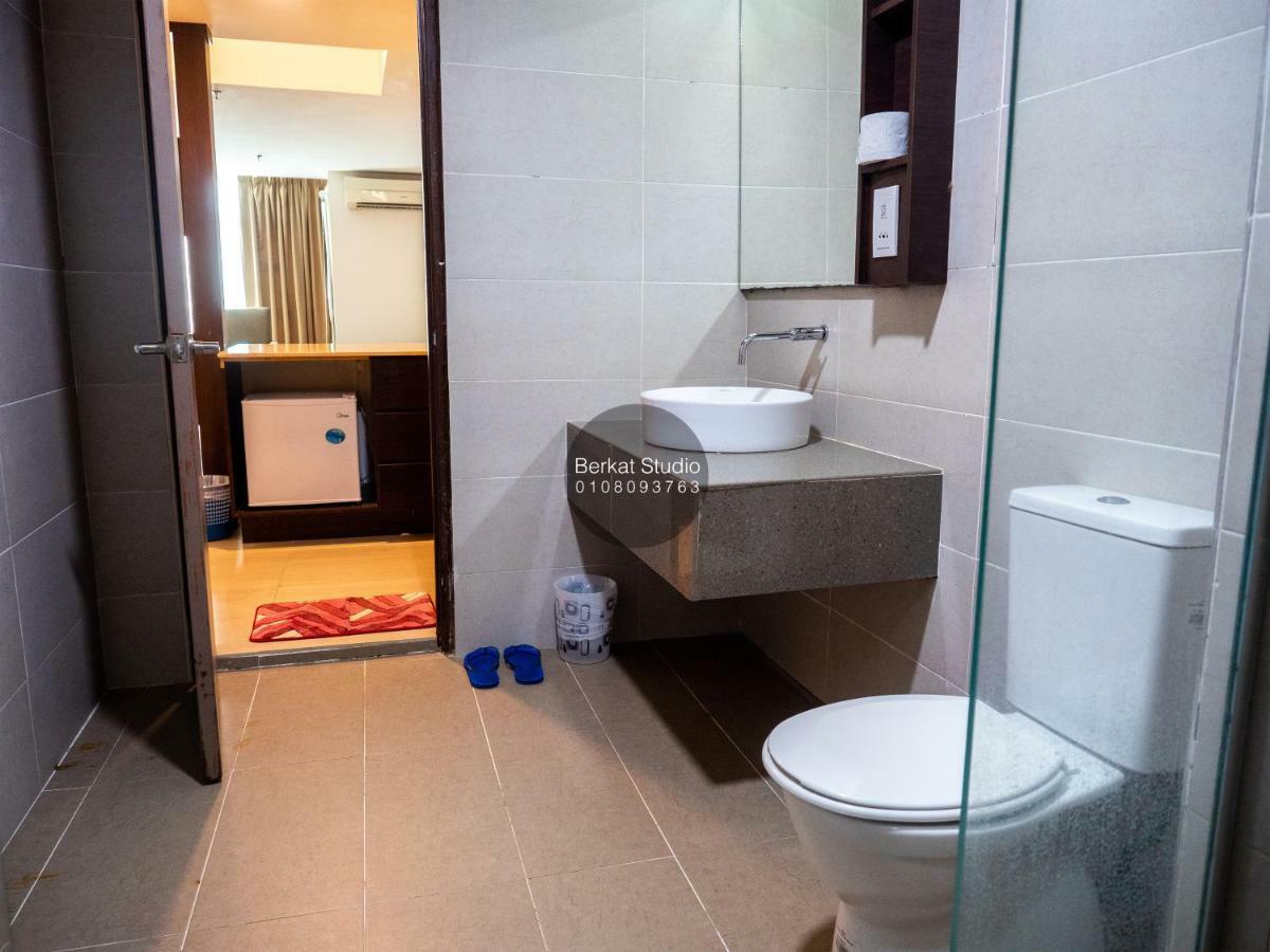 Berkat Studio Hotel Kota Bharu Exterior photo