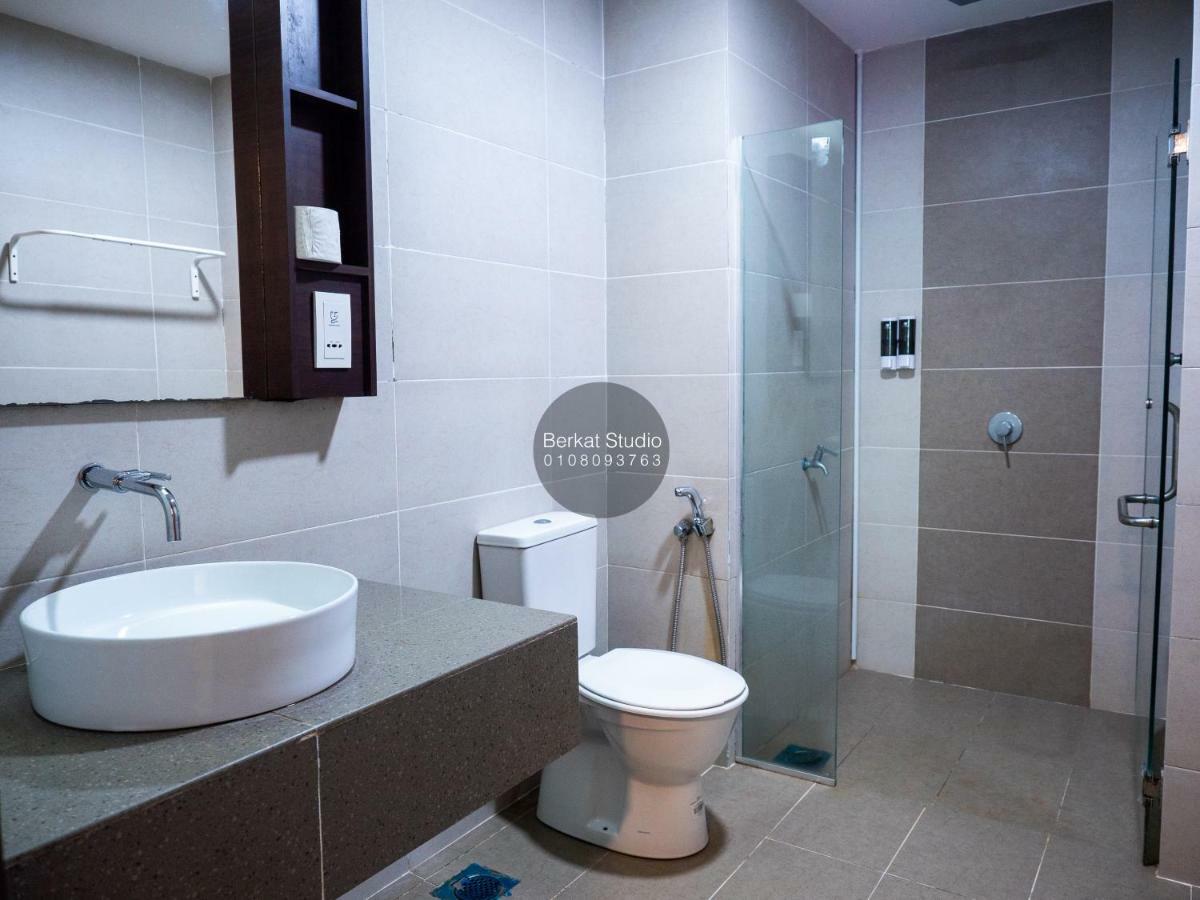 Berkat Studio Hotel Kota Bharu Exterior photo